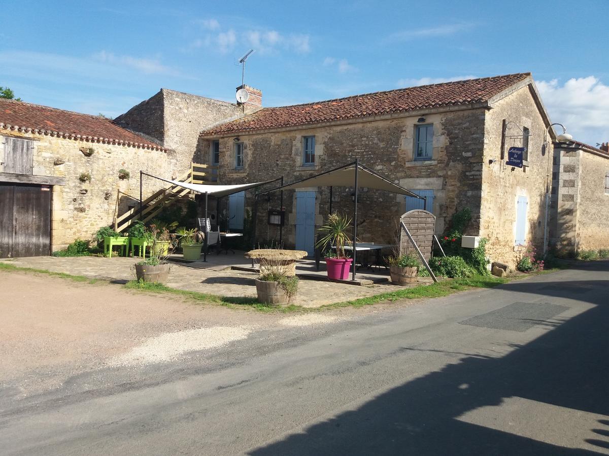 Le Patronage Villa Bazoges-en-Pareds Exterior photo