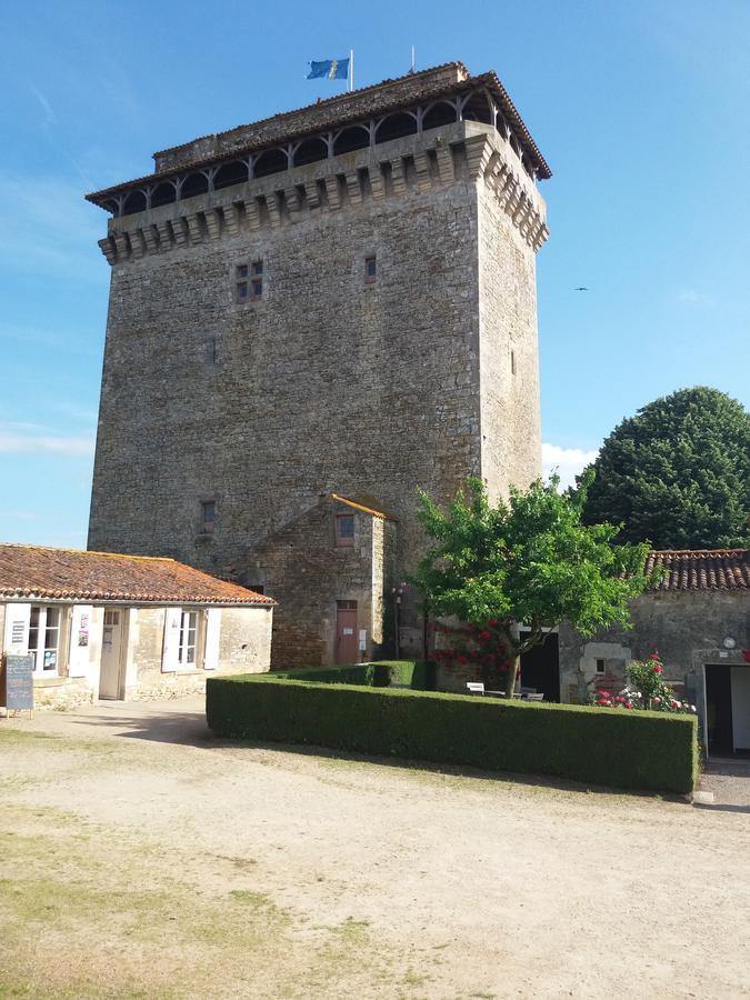 Le Patronage Villa Bazoges-en-Pareds Exterior photo